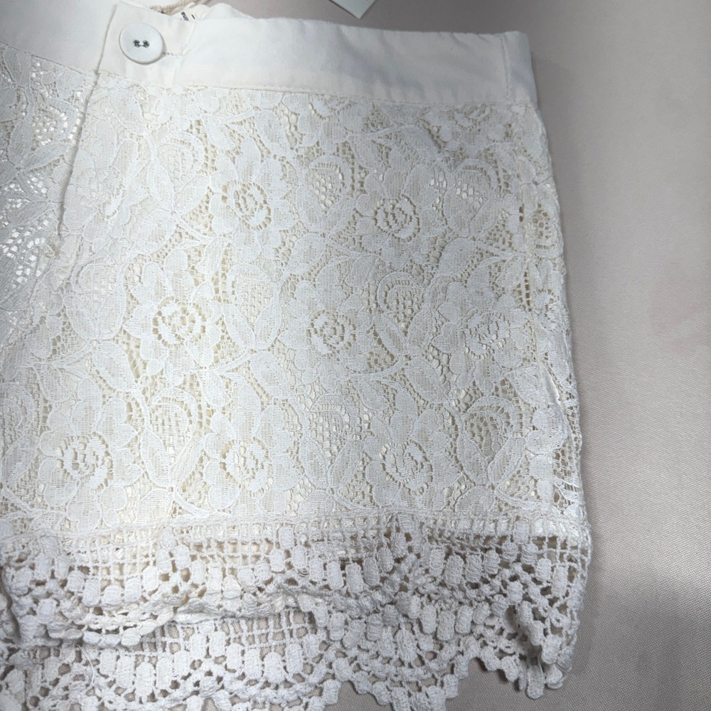 Raga Eggshell White Floral Lace Crochet Trim Shorts Women's Large RUNS SMALLNWT - Picture 8 of 12